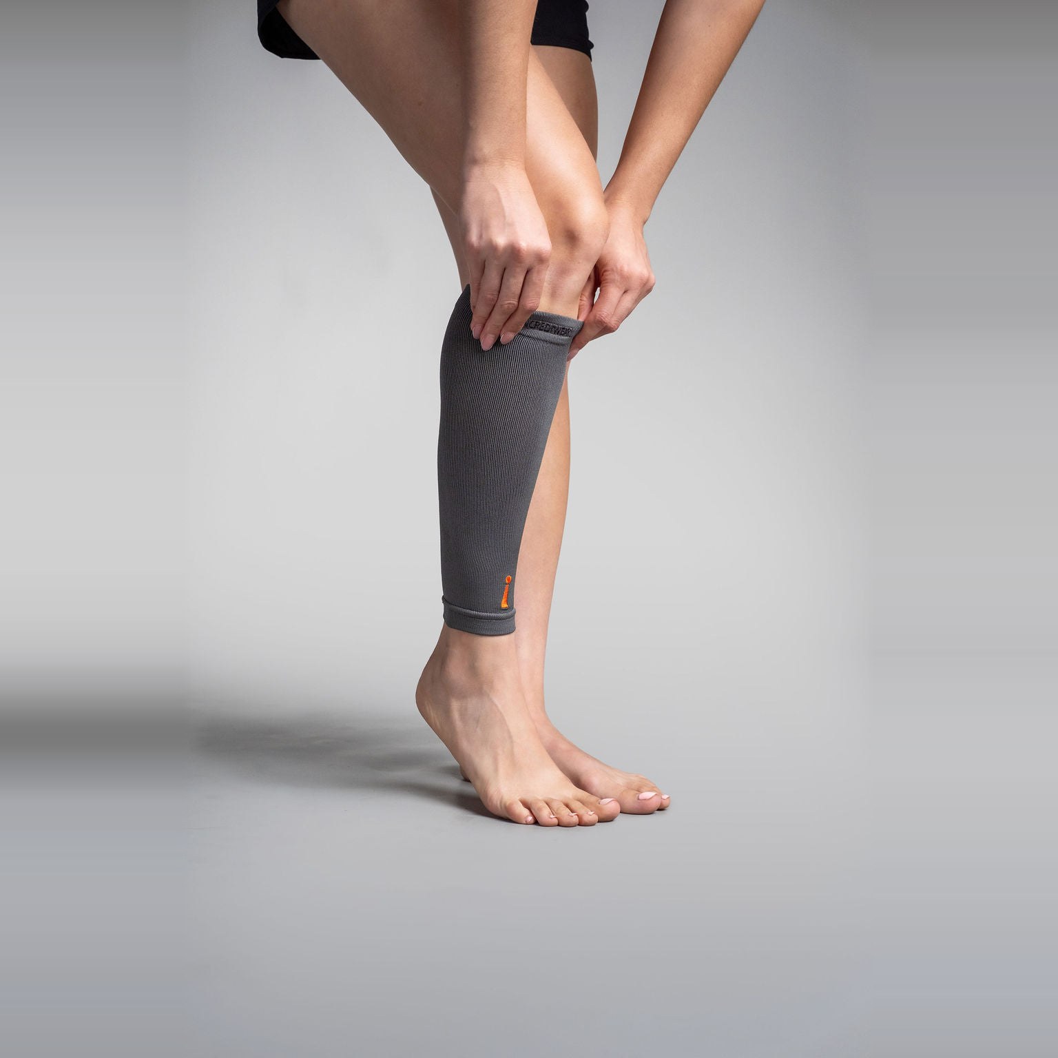Calf Sleeve trekkes opp på leggen