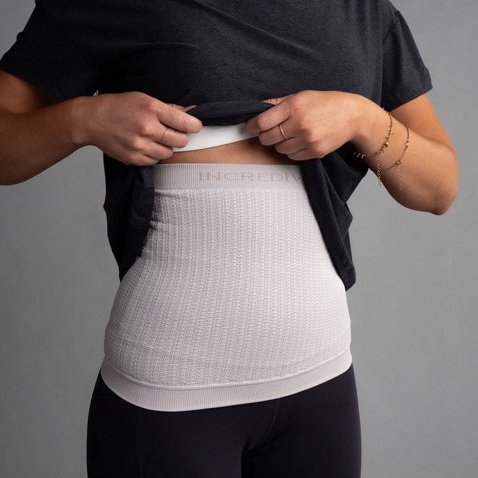 Body Sleeve under en t-skjorte, nærbilde