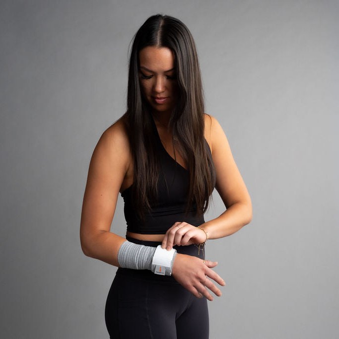 Bandage Wrap rundt håndleddet på en kvinne
