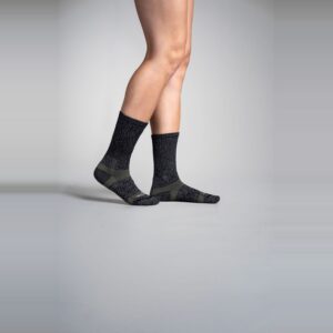 Trek Socks i Charcoal/Green i et steg